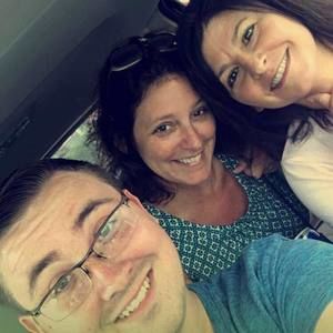 Meet your Posher, Dina